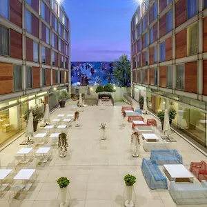 **** Otel Doubletree By Hilton İtalya